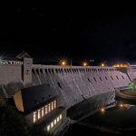 Die Staumauer in einem ganz besonderen Licht.  …